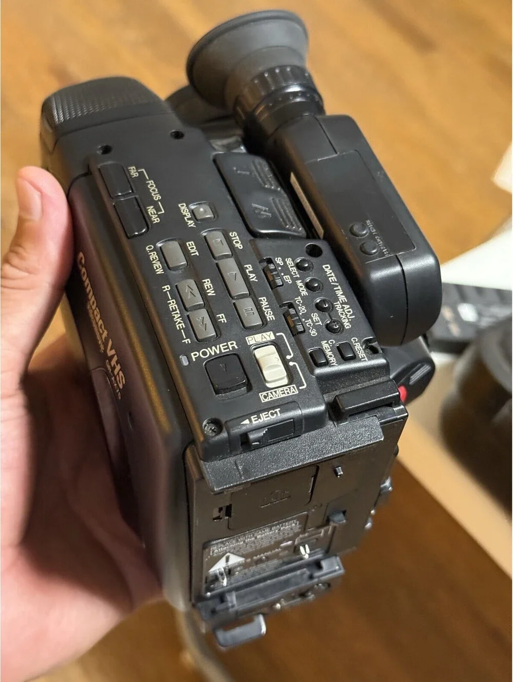 JVC GR-AX75U VHS C Camcorder, With Case , Cables , Manual , Working Great